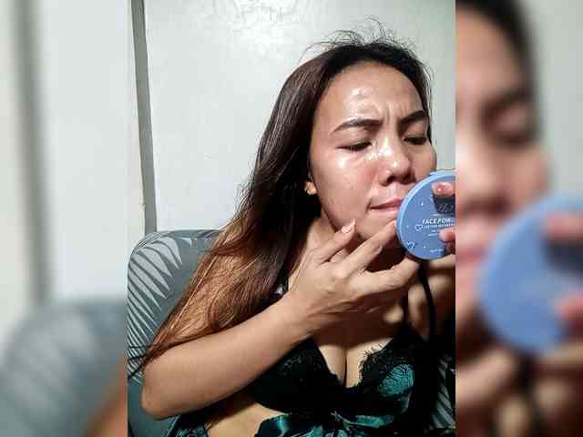 SweetKittyx22 webcam