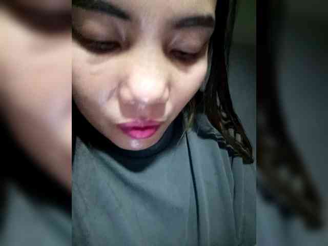 SweetKittyx22 webcam