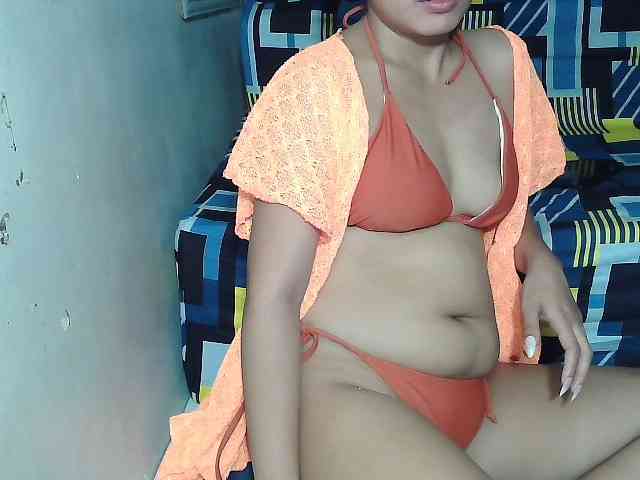 SweetKittyx22 webcam