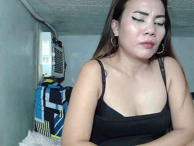 SweetKittyx22 webcam