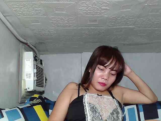 SweetKittyx22 webcam