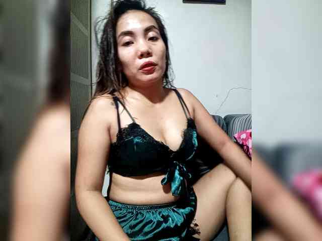 SweetKittyx22 webcam