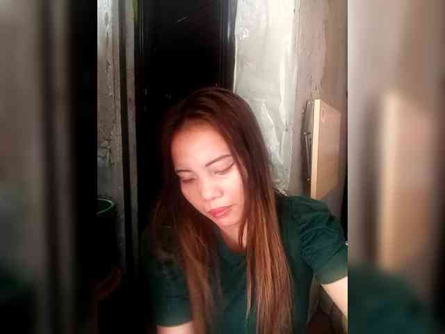 SweetKittyx22 webcam