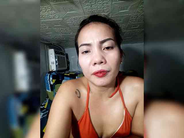 SweetKittyx22 webcam