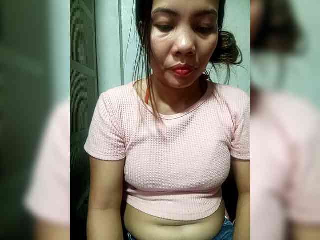 SweetKittyx22 webcam