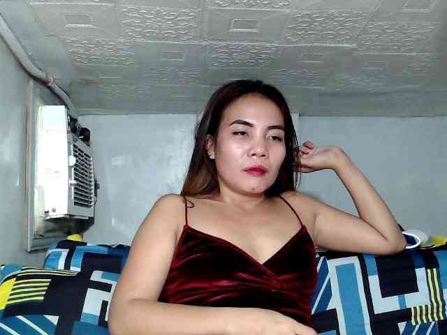 SweetKittyx22 webcam