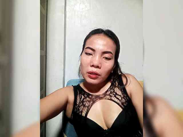 SweetKittyx22 webcam