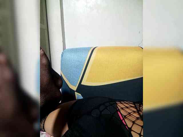 SweetKittyx22 webcam