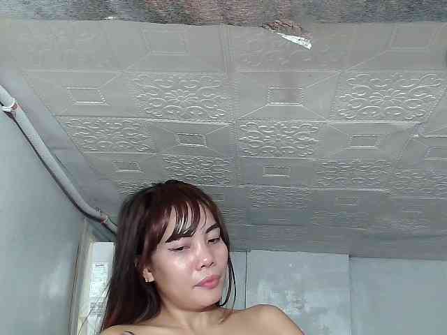 SweetKittyx22 webcam