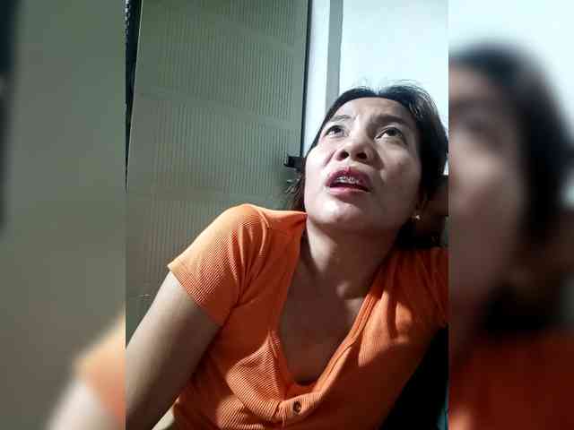 SweetKittyx22 webcam