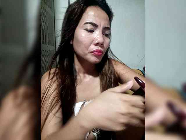 SweetKittyx22 webcam