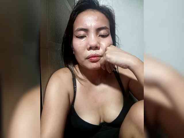 SweetKittyx22 webcam