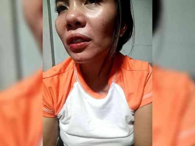 SweetKittyx22 webcam