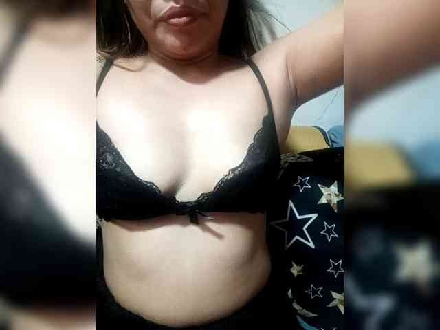 SweetKittyx22 webcam