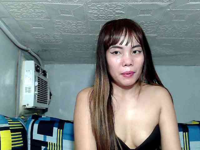 SweetKittyx22 webcam