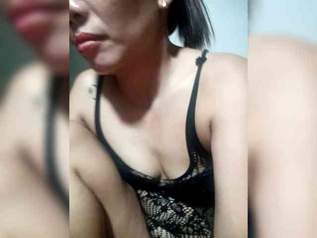 SweetKittyx22 webcam