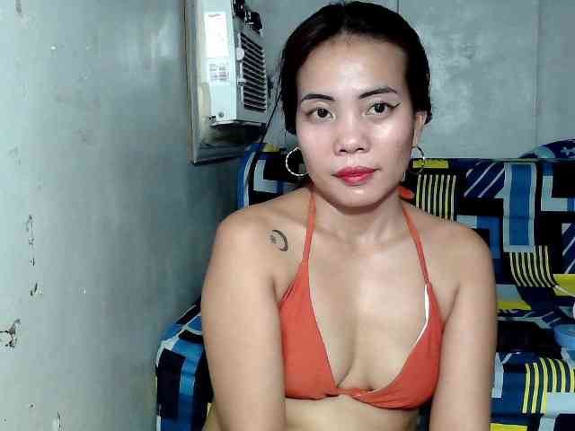 SweetKittyx22 webcam