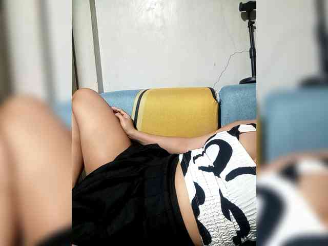 SweetKittyx22 webcam