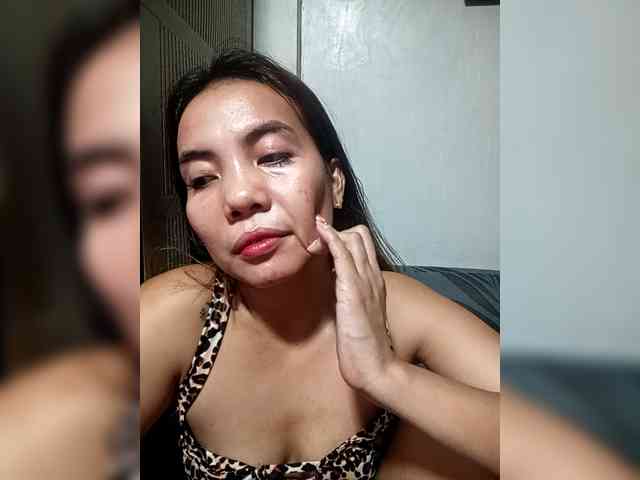 SweetKittyx22 webcam