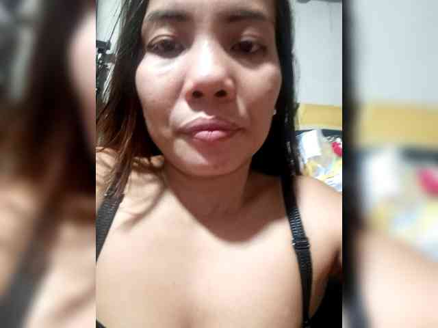 SweetKittyx22 webcam