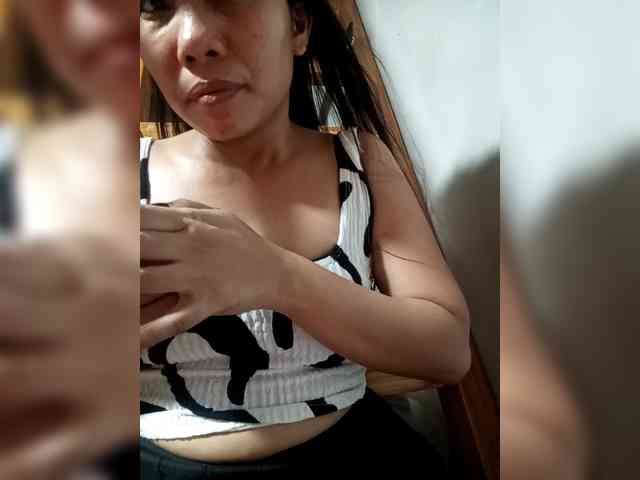 SweetKittyx22 webcam