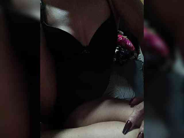 SweetKittyx22 webcam