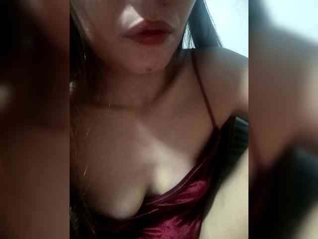 SweetKittyx22 webcam