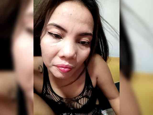 SweetKittyx22 webcam