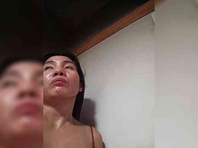 SweetKittyx22 webcam