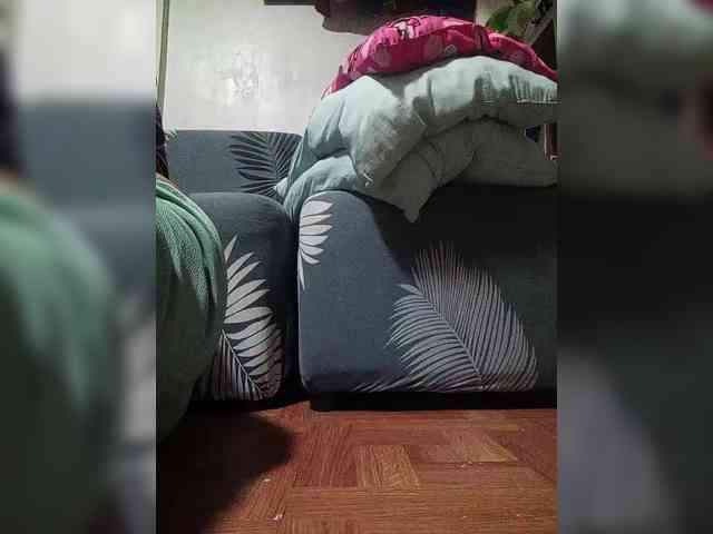 SweetKittyx22 webcam