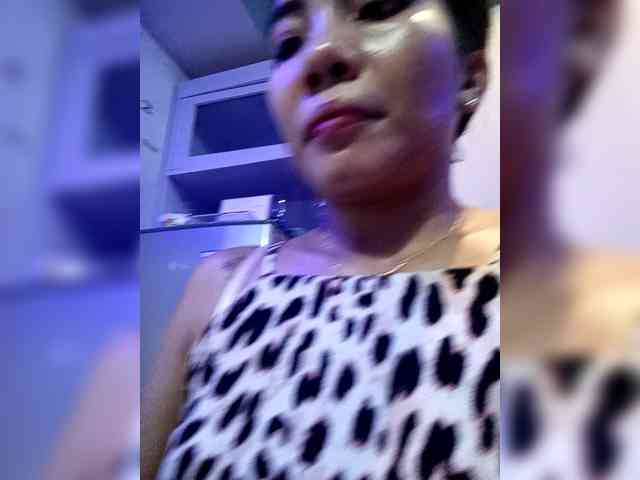 SweetKittyx22 webcam