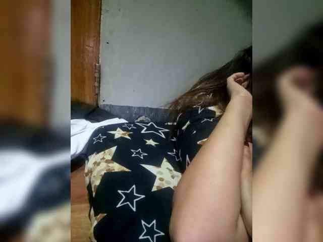 SweetKittyx22 webcam