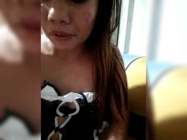 SweetKittyx22 webcam