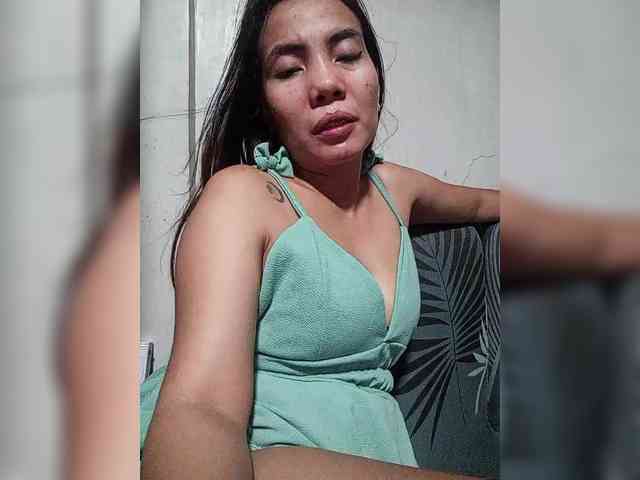 SweetKittyx22 webcam