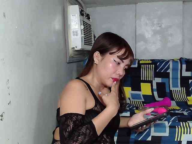 SweetKittyx22 webcam