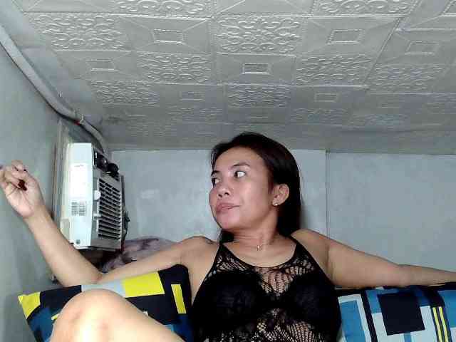 SweetKittyx22 webcam