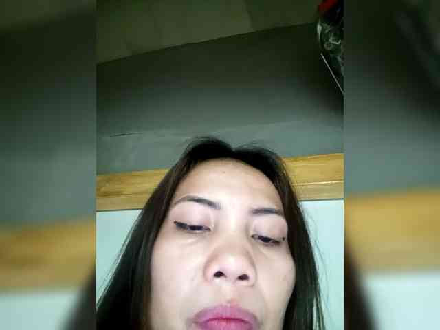 SweetKittyx22 webcam