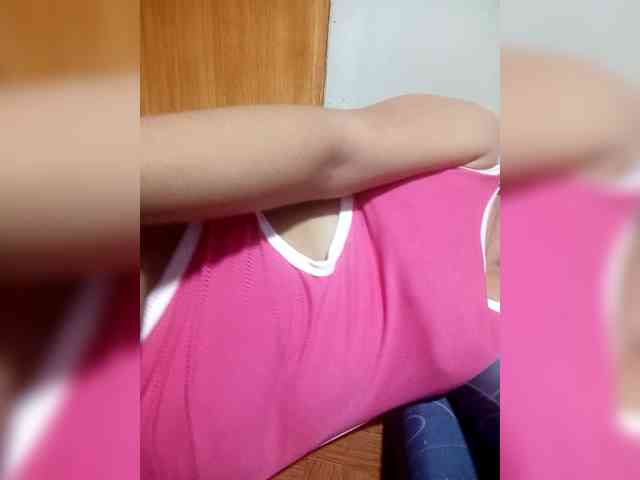 SweetKittyx22 webcam