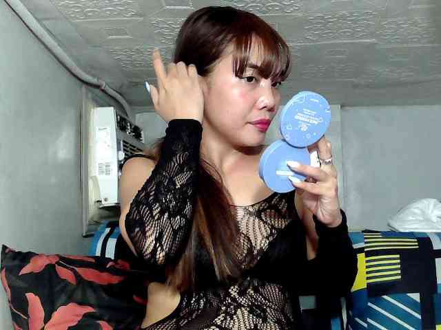 SweetKittyx22 webcam