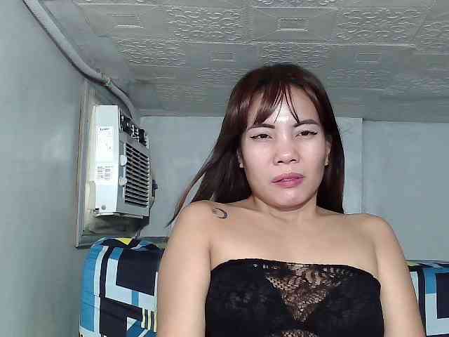 SweetKittyx22 webcam