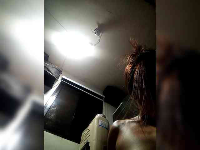 SweetKittyx22 webcam