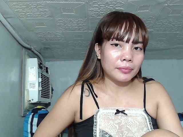 SweetKittyx22 webcam