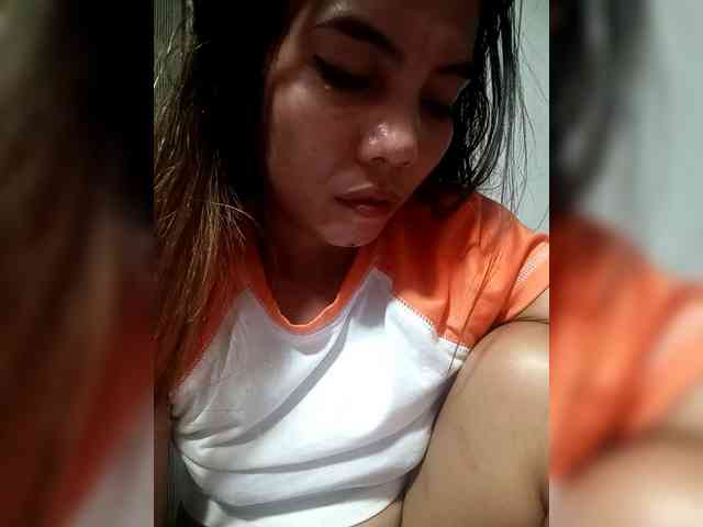 SweetKittyx22 webcam