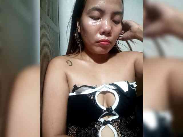 SweetKittyx22 webcam