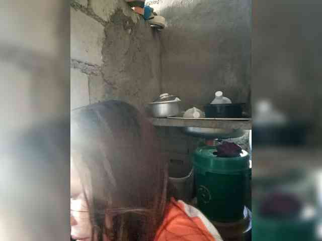 SweetKittyx22 webcam