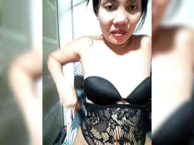 SweetKittyx22 webcam