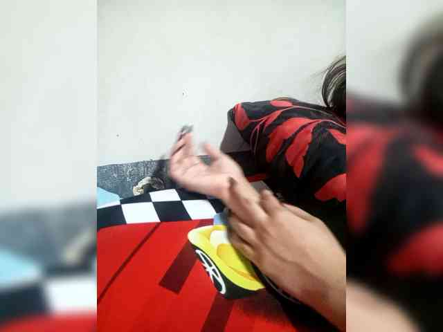 SweetKittyx22 webcam