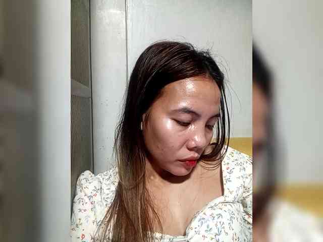 SweetKittyx22 webcam