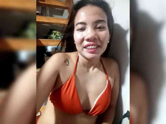 SweetKittyx22 webcam