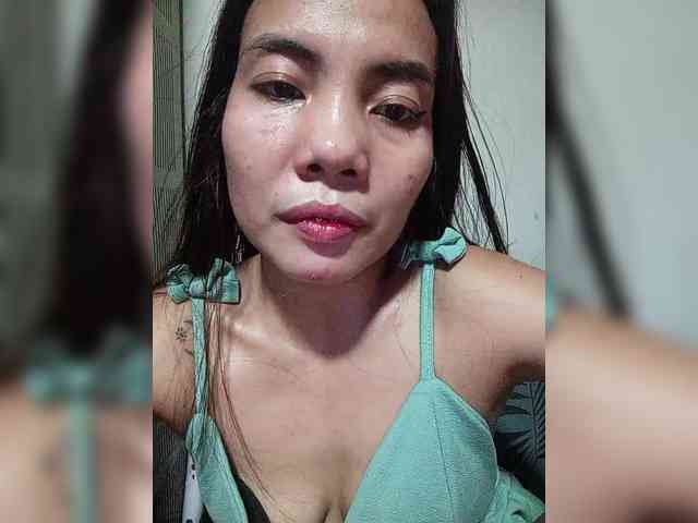 SweetKittyx22 webcam